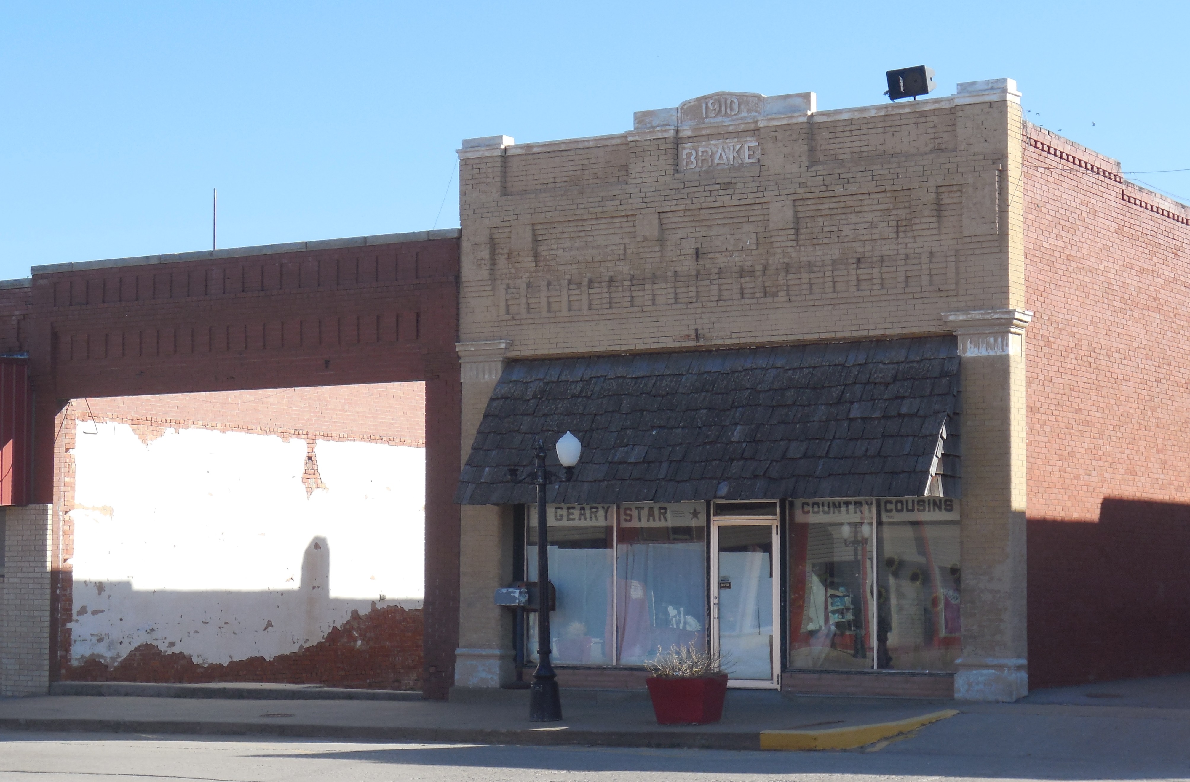1910 building in Geary