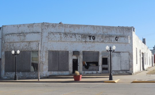 old service station in Geary